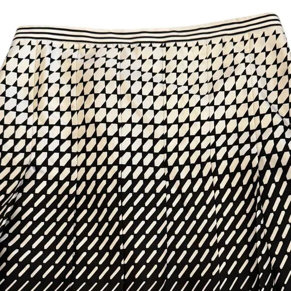 Beautiful! Ann Taylor Black & Cream Abstract Print A-Line Skirt Size 4 - Picture 6 of 8